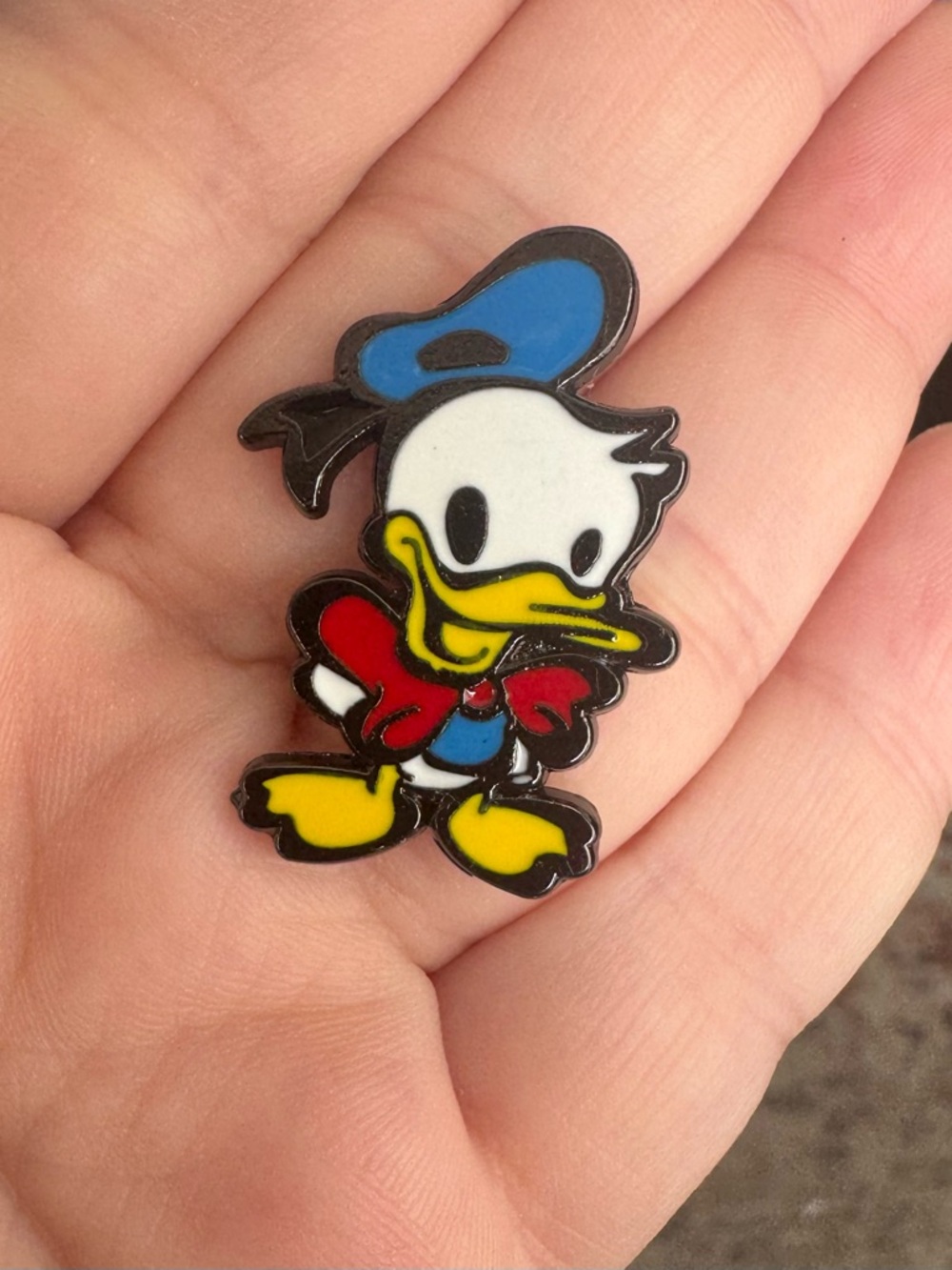 Donald Duck Cutie Disney Pin